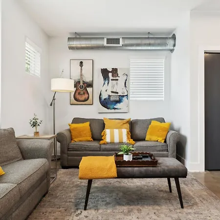 Modern 3-Story Townhome W Rooftop & City Views